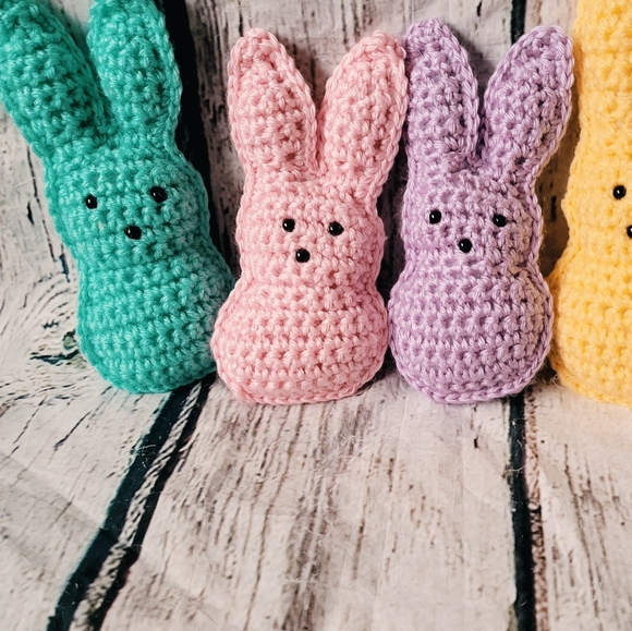 Crochet Easter peep decor set - Picture 2 of 7